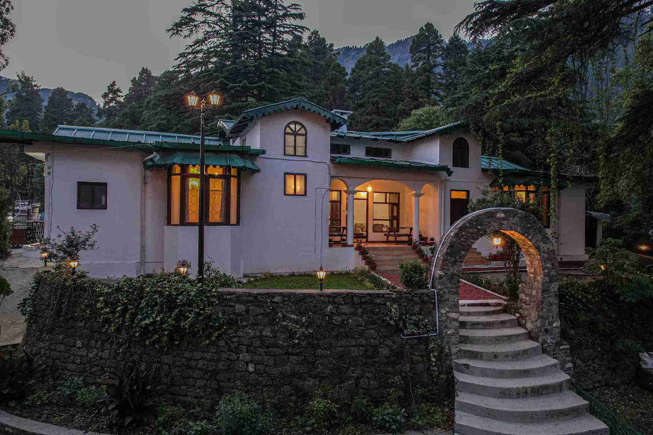 <strong> Come Home to </strong> <br/> the <em>quiet <em/> side of the hills